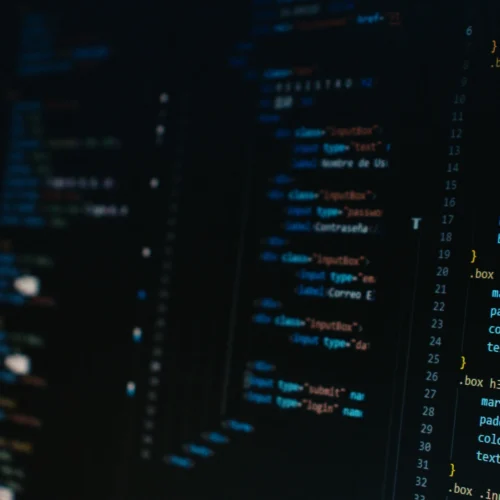 Seguradora eleva qualidade e segurança de código com GenAI da BRQ, automatizando testes e revisões em toda a esteira de desenvolvimento