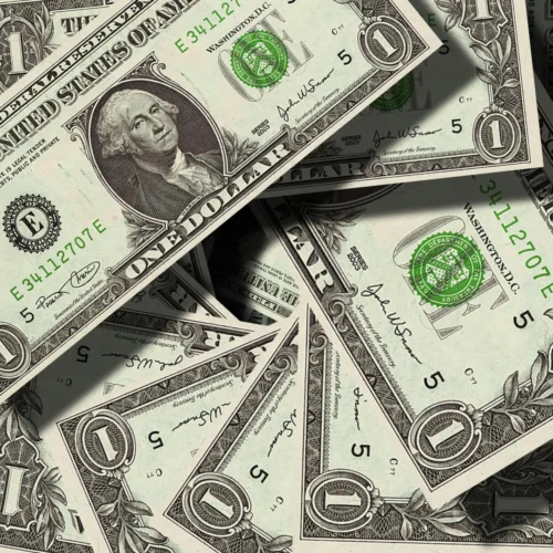 Banco líder padroniza dados e operações de câmbio com IA da BRQ, elevando conformidade e simplificando a experiência do cliente