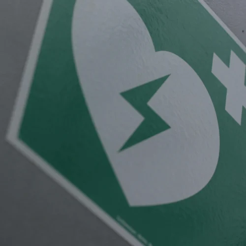 Entidade reguladora unifica normativas de saúde em chat inteligente da BRQ, aumentando eficiência de pesquisa em 40%